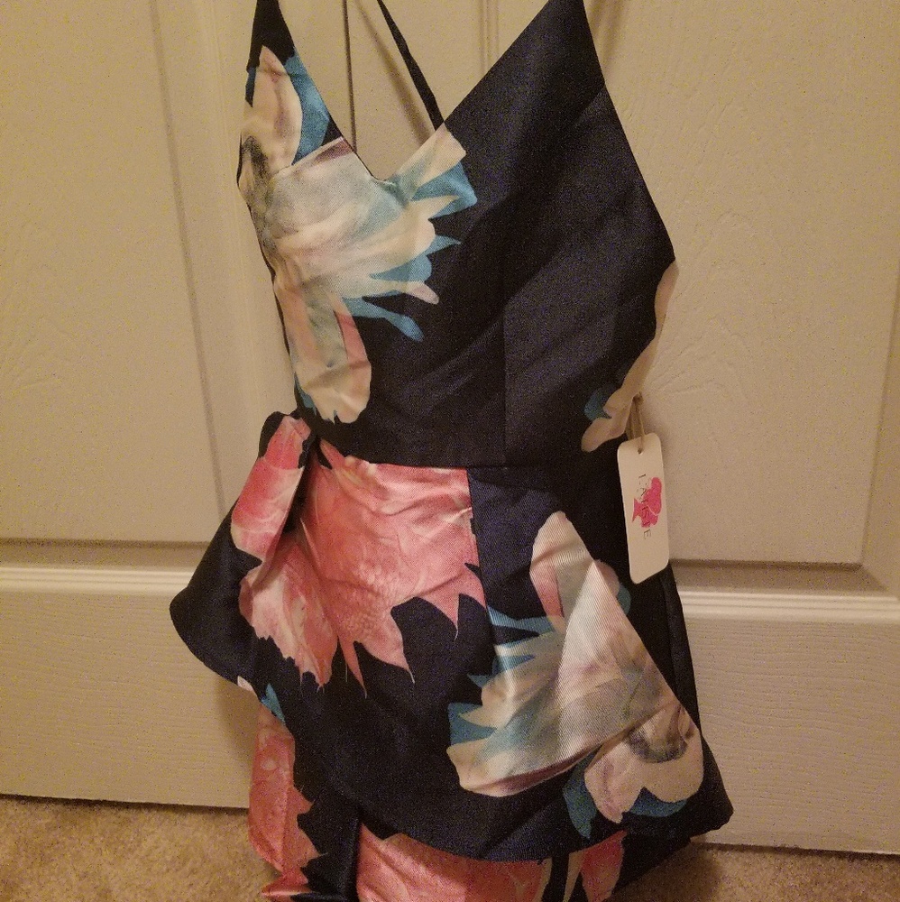 Romper - Picture 2 of 3